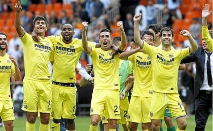 Jugadores del Villarreal celebran el último triunfo ante el Valencia. Jugadores del Villarreal celebran el último triunfo ante el Valencia.