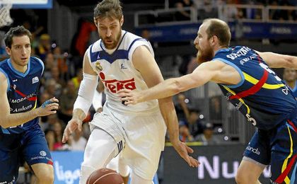 89-77. MoraBanc doblega al Real Madrid y fuerza el desempate 89-77. MoraBanc doblega al Real Madrid y fuerza el desempate
