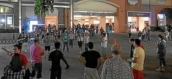 Manila, escenario de un ataque con disparos y explosiones atribuido al Estado Islámico. Manila, escenario de un ataque con disparos y explosiones atribuido al Estado Islámico.
