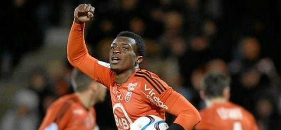 El descenso del Lorient abre las puertas de salida a Moukandjo. El descenso del Lorient abre las puertas de salida a Moukandjo.