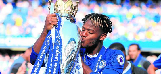 Batshuayi anotó el gol que dio la Premier al Chelsea. Batshuayi anotó el gol que dio la Premier al Chelsea.