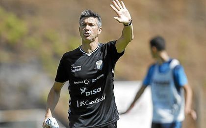 Martí tiene al Tenerife en puestos de ´play off´. Martí tiene al Tenerife en puestos de ´play off´.