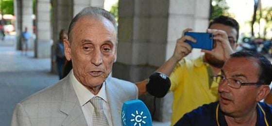 Manuel Ruiz de Lopera acaba de llegar a la Audiencia de Sevilla. Manuel Ruiz de Lopera acaba de llegar a la Audiencia de Sevilla.