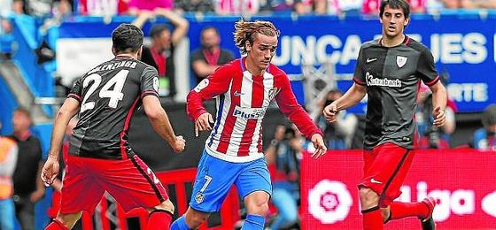 Griezmann ha renovado una temporada más con el Atlético. Griezmann ha renovado una temporada más con el Atlético.