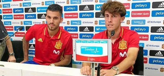 Dani Ceballos ha compareció en rueda de prensa junto a Odriozola. Dani Ceballos ha compareció en rueda de prensa junto a Odriozola.