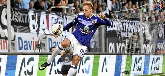 Teodorczyk, en un partido con el Anderlecht belga. Teodorczyk, en un partido con el Anderlecht belga.