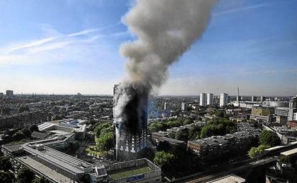 La Policía de Londres confirma al menos 17 muertos en la torre incendiada La Policía de Londres confirma al menos 17 muertos en la torre incendiada