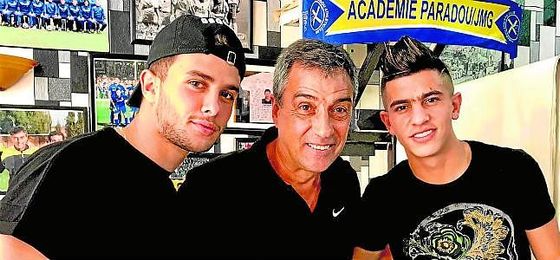 José María Nogués, extécnico del Betis, conoce a la perfección a Youcef Attal (derecha). José María Nogués, extécnico del Betis, conoce a la perfección a Youcef Attal (derecha).