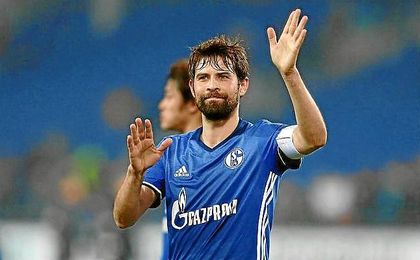 Coke, en un partido con el Schalke 04. Coke, en un partido con el Schalke 04.