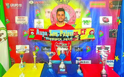 Fernando Calvo es uno de los futbolistas que ha renovado una campaña más en el Marismas. Fernando Calvo es uno de los futbolistas que ha renovado una campaña más en el Marismas.