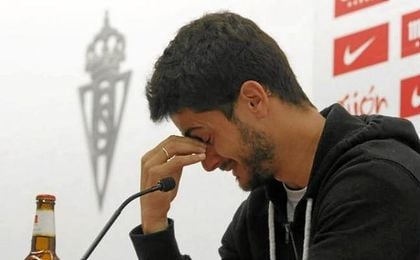 Nacho Cases se despide del Sporting entre lágrimas y agradecimientos Nacho Cases se despide del Sporting entre lágrimas y agradecimientos