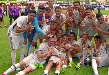 Real Madrid 4-1 Atlético: Triplete para el juvenil de Guti Real Madrid 4-1 Atlético: Triplete para el juvenil de Guti
