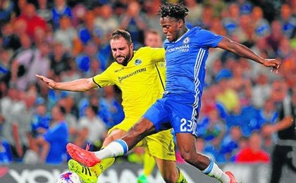 Batshuayi busca protagonismo lejos de Stamford Bridge. Batshuayi busca protagonismo lejos de Stamford Bridge.