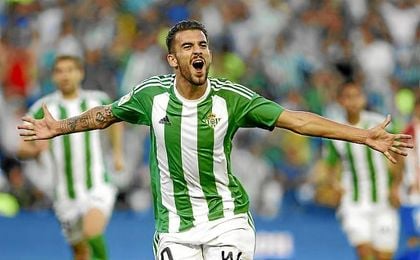 Ceballos, celebrando un gol en el Benito Villamarín Ceballos, celebrando un gol en el Benito Villamarín