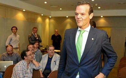 Salas, aspirante a la presidencia del Real Betis Balompié Salas, aspirante a la presidencia del Real Betis Balompié