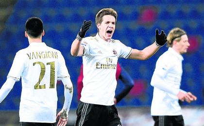 Mario Pasalic está madurando el próximo paso en su carrera deportiva. Mario Pasalic está madurando el próximo paso en su carrera deportiva.