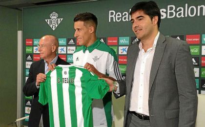 Tello se moja con el proyecto, la afición y revela quien era su ídolo verdiblanco Tello se moja con el proyecto, la afición y revela quien era su ídolo verdiblanco