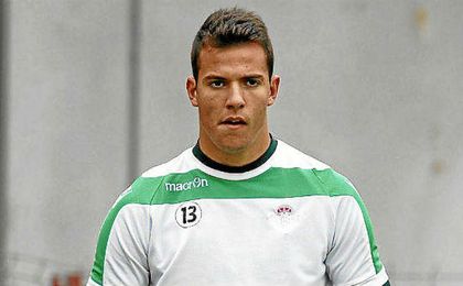 Pedro repetirá pretemporada con el primer equipo. Pedro repetirá pretemporada con el primer equipo.