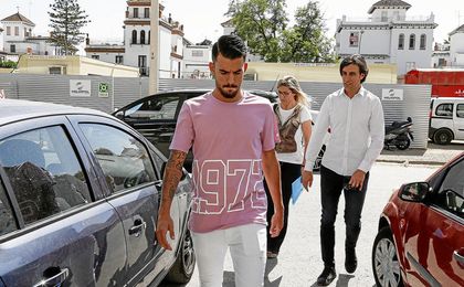 Bartomeu y los tuits de Ceballos: "Priorizamos lo deportivo" Bartomeu y los tuits de Ceballos: "Priorizamos lo deportivo"