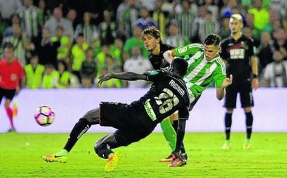 Álex Alegría ha sido uno de los jugadores que ha salido del Real Betis este verano. Álex Alegría ha sido uno de los jugadores que ha salido del Real Betis este verano.