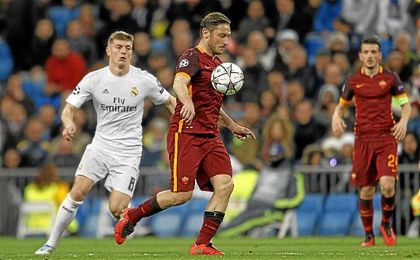 Totti cambia el césped por los despachos. Totti cambia el césped por los despachos.