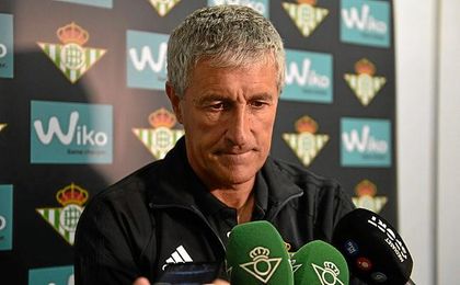 El cántabro, atendiendo a los medios. El cántabro, atendiendo a los medios.