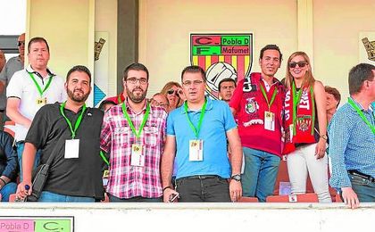 Antonio Polo (derecha), presidente del Gerena, busca una solución para que el cuadro minero pueda salir a competir. Antonio Polo (derecha), presidente del Gerena, busca una solución para que el cuadro minero pueda salir a competir.