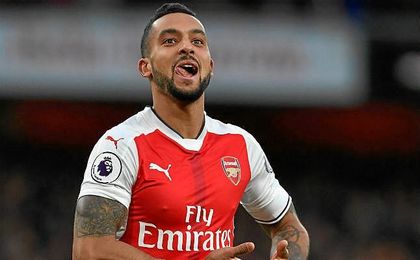 Walcott: "Ganar la Emirates Cup nos ayudará a tener un buen inicio de Premier" Walcott: "Ganar la Emirates Cup nos ayudará a tener un buen inicio de Premier"