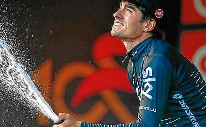Mikel Landa asesta un nuevo golpe en la Vuelta a Burgos. Mikel Landa asesta un nuevo golpe en la Vuelta a Burgos.
