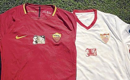 Fazio publicó esta foto en Instagram, con las dos camisetas del torneo. Fazio publicó esta foto en Instagram, con las dos camisetas del torneo.