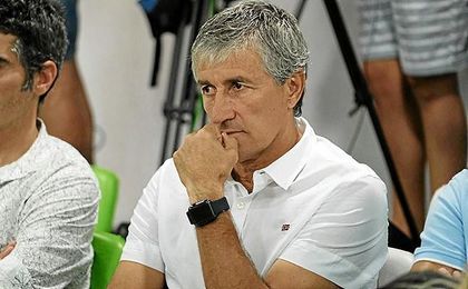 Quique Setién considera que tiene una plantilla bastante compensada. Quique Setién considera que tiene una plantilla bastante compensada.