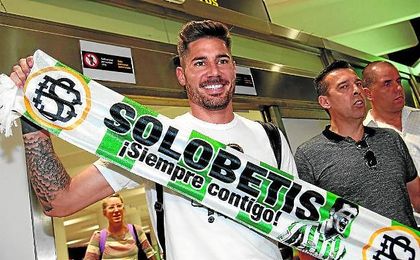 De los nueve fichajes que ha hecho el Betis hasta el momento, ocho ya conocen LaLiga. De los nueve fichajes que ha hecho el Betis hasta el momento, ocho ya conocen LaLiga.