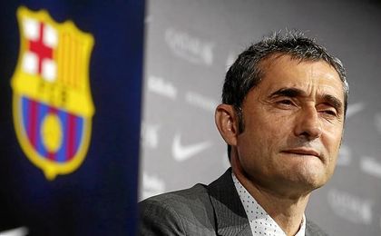 Valverde no sólo tiene la mente puesta en el partido. Valverde no sólo tiene la mente puesta en el partido.