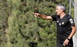Setién: "Me falta un jugador para la banda derecha"