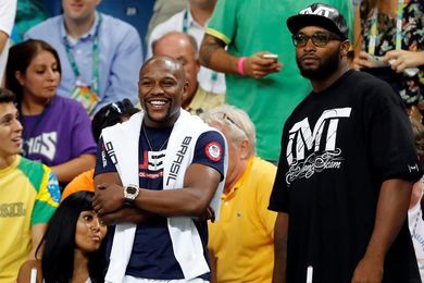 Sacarán paquetes de tarjetas de colección de la pelea Mayweather-McGregor Sacarán paquetes de tarjetas de colección de la pelea Mayweather-McGregor