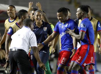 2-1. Plaza Amador vence al Walter Ferreti y avanza a semifinales 2-1. Plaza Amador vence al Walter Ferreti y avanza a semifinales