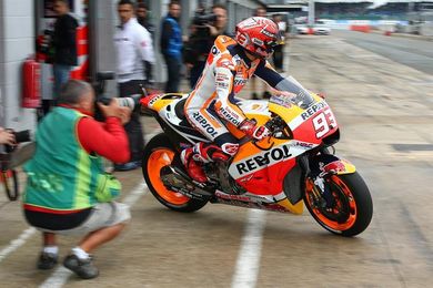 Márquez vuela a ritmo de récord en Silverstone Márquez vuela a ritmo de récord en Silverstone