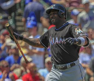 2-1. Ozuna castiga con jonrón a los Padres 2-1. Ozuna castiga con jonrón a los Padres