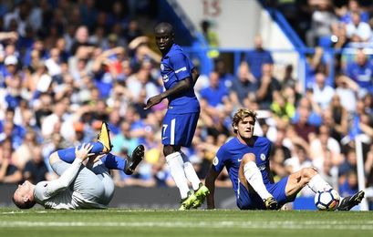 El Liverpool golea al Arsenal y el Chelsea vence a ritmo español El Liverpool golea al Arsenal y el Chelsea vence a ritmo español