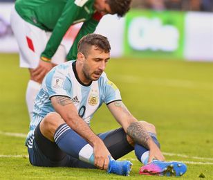 Lucas Pratto avisa que ya está bien tras la hospitalización por un golpe en la cabeza Lucas Pratto avisa que ya está bien tras la hospitalización por un golpe en la cabeza