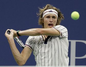Zverev cierra una jornada inaugural maratoniana con un triunfo poco brillante Zverev cierra una jornada inaugural maratoniana con un triunfo poco brillante