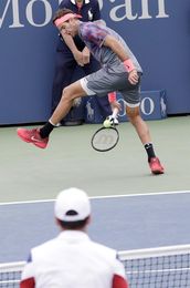 Del Potro se exhibe ante Bautista; pasan a octavos Thiem y Dolgopolov Del Potro se exhibe ante Bautista; pasan a octavos Thiem y Dolgopolov