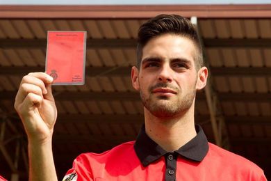 El primer árbitro gay: Hay que perder el miedo a salir del armario en el fútbol El primer árbitro gay: Hay que perder el miedo a salir del armario en el fútbol