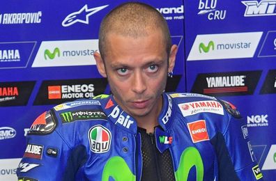 Valentino Rossi recibe el alta médica tres días después de accidente de moto Valentino Rossi recibe el alta médica tres días después de accidente de moto