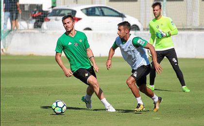 El rumano Alin Tosca se ha reincorporado hoy tras los partidos internacionales. El rumano Alin Tosca se ha reincorporado hoy tras los partidos internacionales.