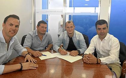 El ucraniano se queda en España. El ucraniano se queda en España.