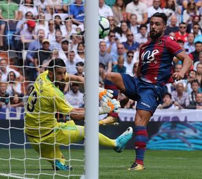 1-1. El Real Madrid no puede con el Levante y cede otro empate en el Bernabéu 1-1. El Real Madrid no puede con el Levante y cede otro empate en el Bernabéu