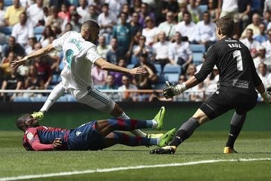 Zidane descarta lesión de rodilla de Benzema e informa que es muscular Zidane descarta lesión de rodilla de Benzema e informa que es muscular
