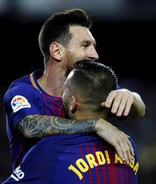 Dos goles de Messi dan ventaja al Barcelona tras los primeros 45 minutos Dos goles de Messi dan ventaja al Barcelona tras los primeros 45 minutos