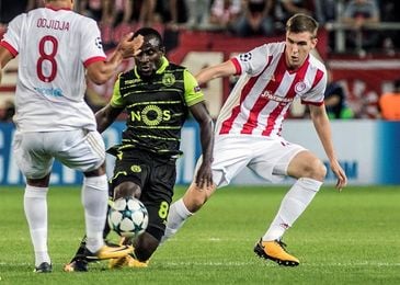 2-3. El contragolpe del Sporting hizo inservibles los dos goles de Pardo 2-3. El contragolpe del Sporting hizo inservibles los dos goles de Pardo